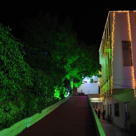 Hotel Maruti Mandapam Jabalpur Exterior photo
